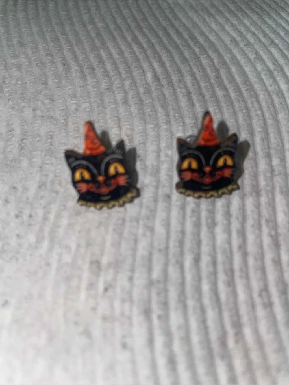 Vintage Style Wood Black Cat Halloween Stud Earrings